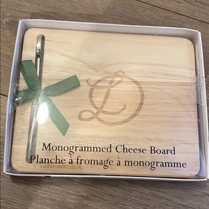 BOGO “D” monogrammed cheeseboard and spreader